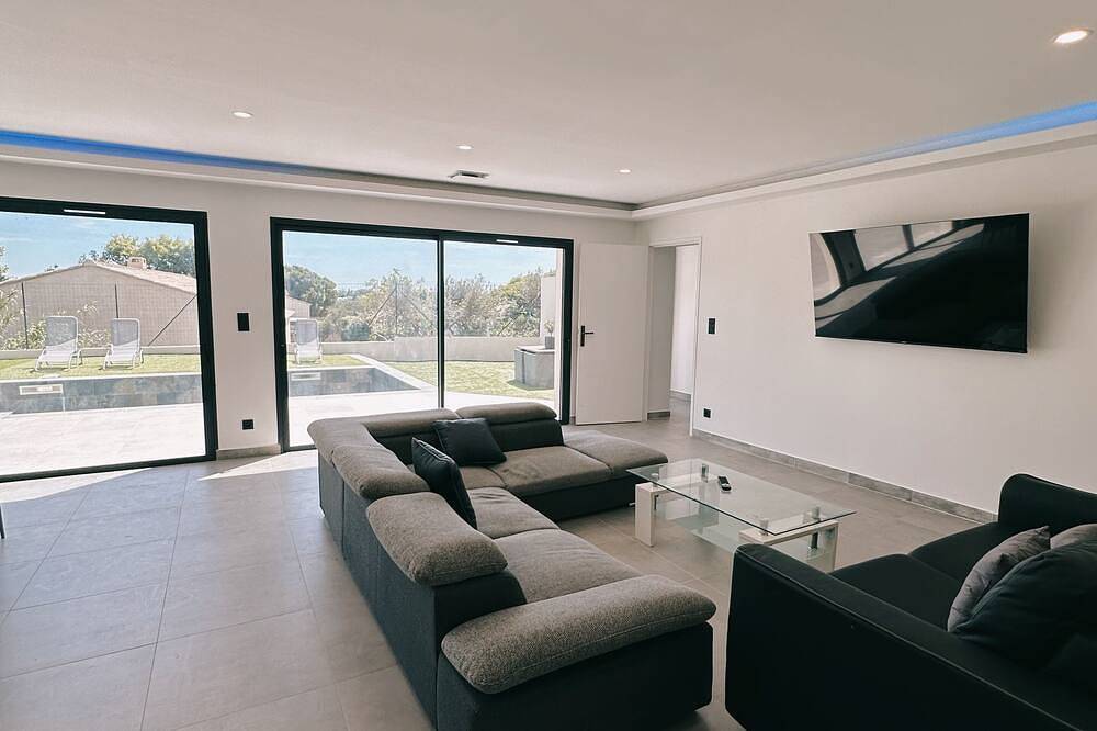Villa Justbeautiful Piscine et Jacuzzi n.2 in Sernhac, Region de Nimes