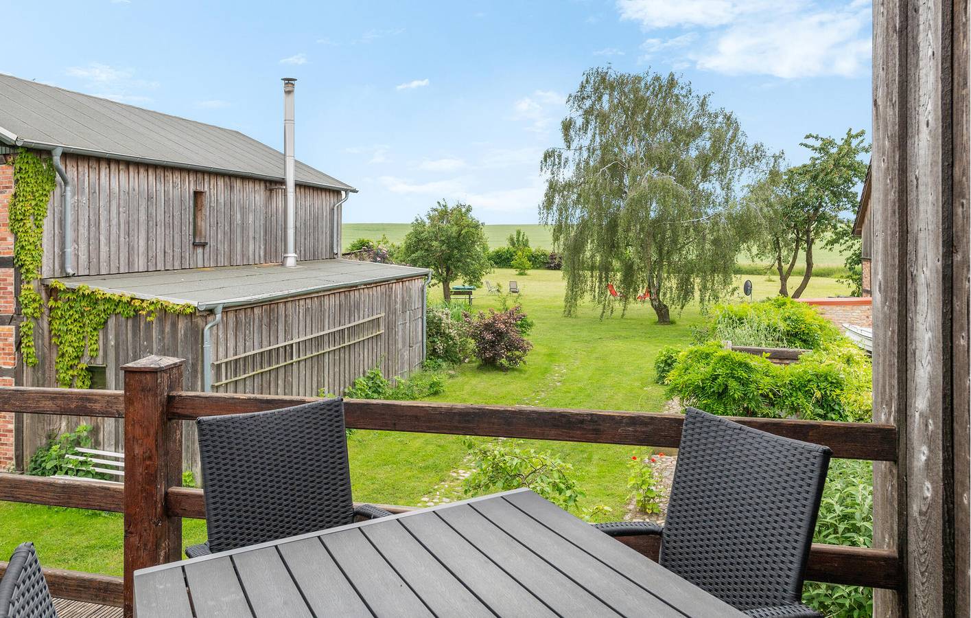 Ganze Ferienwohnung, Gemütliche Wohnung mit Terrasse und Parkplatz, 1,5 km zum Strand in Klein Strömkendorf, Salzhaff