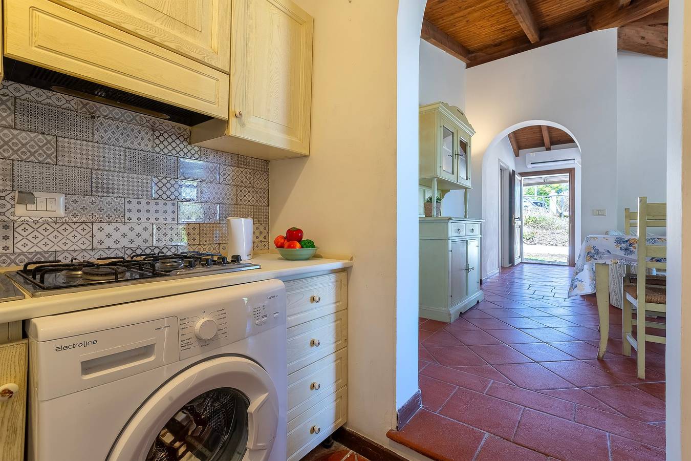 Villa Sabbia con Piscina Privata, Vista Mare, Wi-Fi e Aria Condizionata in Stagno di Casaraccio, Punta De Su Turrione