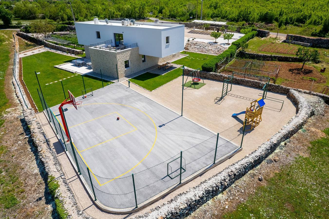 Moderne Villa M30 - privater beheizter Pool,3 Schlafzimmern mit Bad, absolute Privatsphäre in Dalmatinisches Zagora
