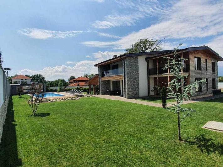 Villa für 12 Personen, mit Balkon und Terrasse sowie Garten und Pool in Bulgarien - 2