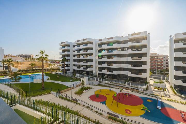 Gîte pour 4 personnes, avec terrasse ainsi que piscine et jacuzzi, adapté aux familles à Elche - 3