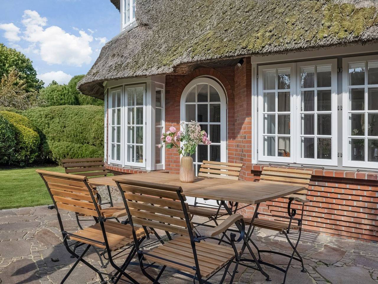 Haus Kliff - Exklusives 5 Sterne Reetdachhaus für 5 Pers. mit Sauna, Garten, Pkw-Stellplatz. in Kampen (Sylt), Sylt