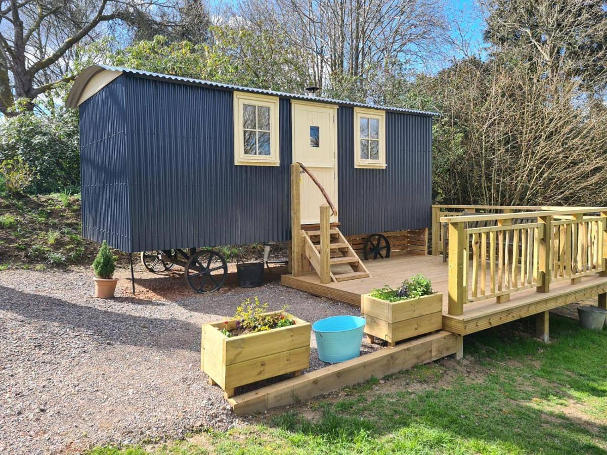 Annes hatch hut in Fernhurst, South Downs