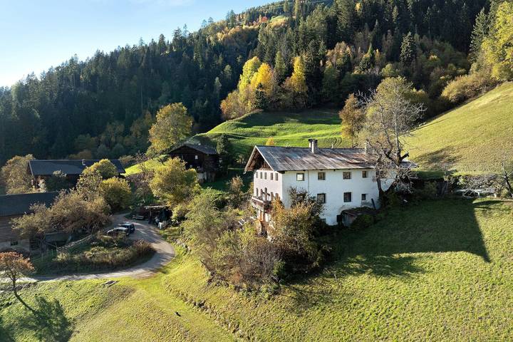 Appartement entier, Appartement 'Rosengarten Mitterbirbach' avec vue sur la montagne, terrasse privée et Wi-Fi in San Pancrazio, Massif de l'Ortles