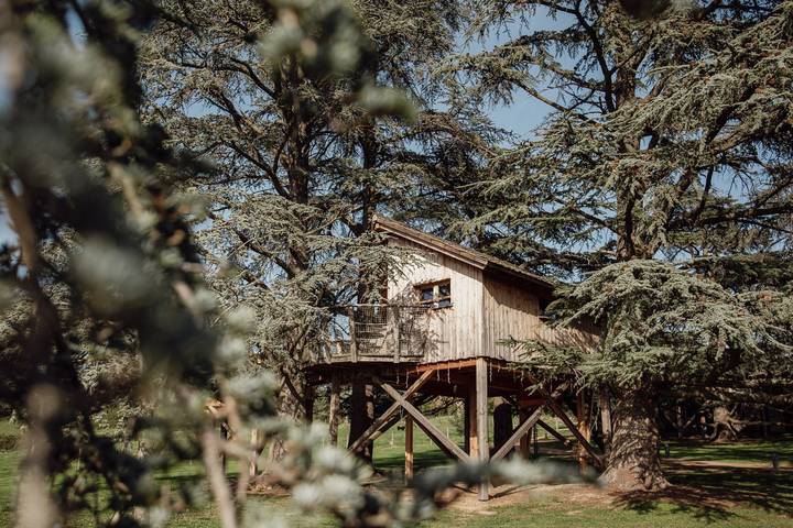 Gîte pour 4 personnes, avec piscine ainsi que jacuzzi et jardin