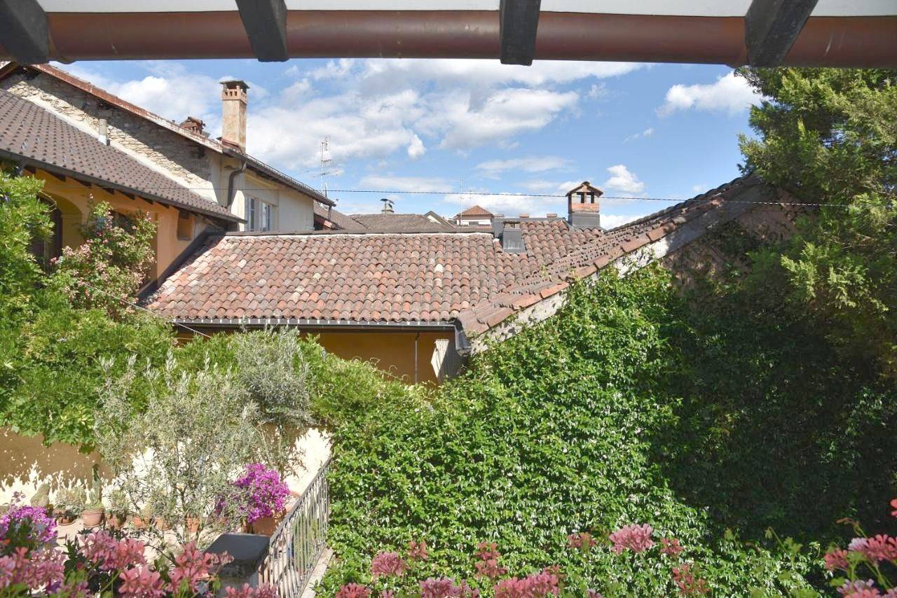 Single Room with Terrace in Astano, Ticino