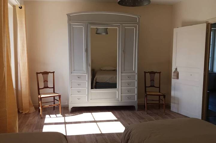 Appartement entier, Gîte à la campagne dans joli corps de ferme in May-en-Multien, Seine-et-Marne