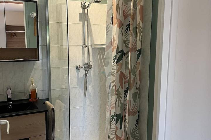 Gîte pour 2 personnes, avec piscine ainsi que terrasse et jardin à Chaillé-les-Marais - 3