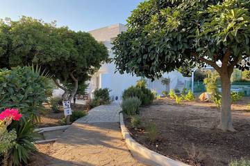Gîte pour 2 personnes, avec balcon et jardin dans Aliki