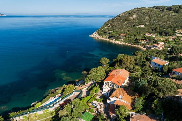 Gîte pour 6 personnes, avec terrasse, animaux acceptés à l' Ile d'Elbe - 2