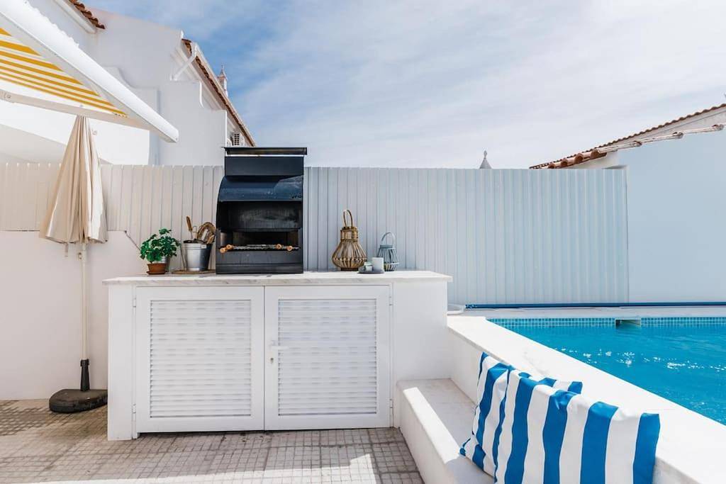 Staysalty - Resort Style Family Beach House with Pool in Altura, Distrito de Faro