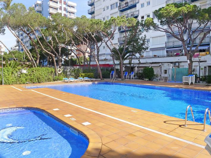 Vakantieappartement voor 4 personen, with Terras and Tuin as well as Kinderzwembad in Blanes