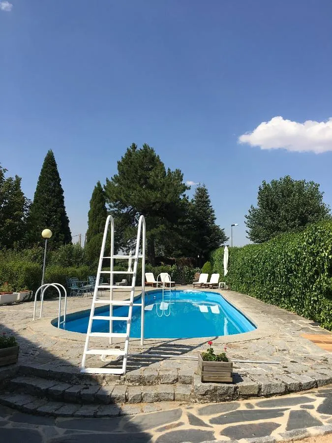 Ferienhaus für 8 Personen, mit Ausblick und Garten sowie Pool, mit Haustier - 1