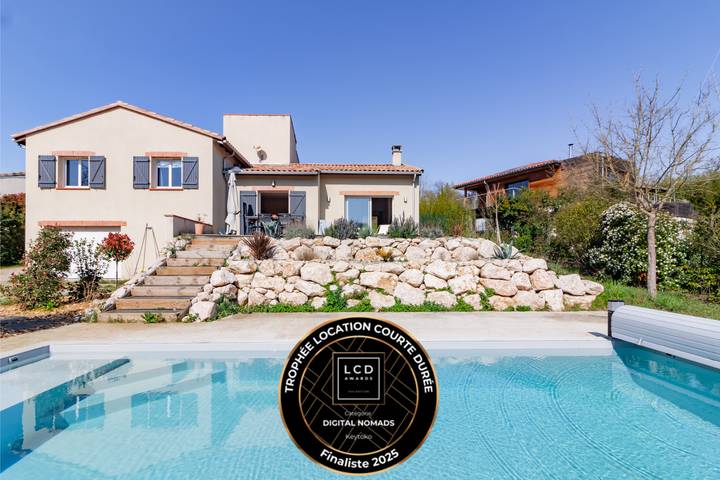 Location de vacances pour 8 personnes, avec piscine ainsi que terrasse et jardin à Mondonville (homonymie)