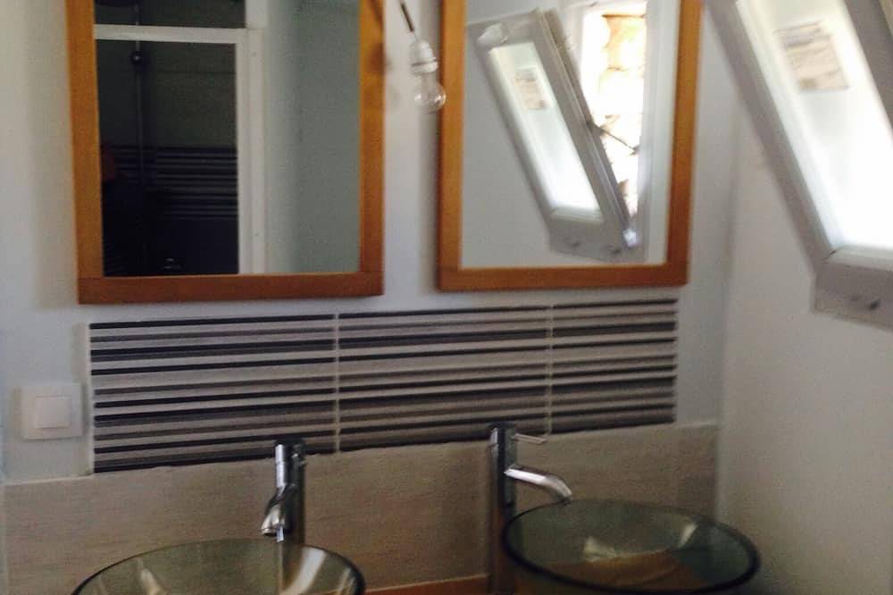 Completamente renovado wifi terraza / casa de jardín en el centro de Vieux Chaucre in Saint-Georges-d'Oléron, Côte de Beauté