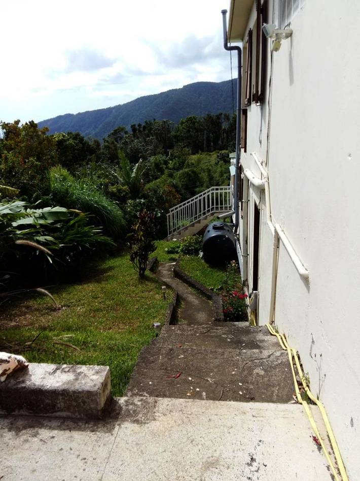 Location de vacances pour 4 personnes, avec jardin ainsi que vue et piscine dans La Soufrière - 4