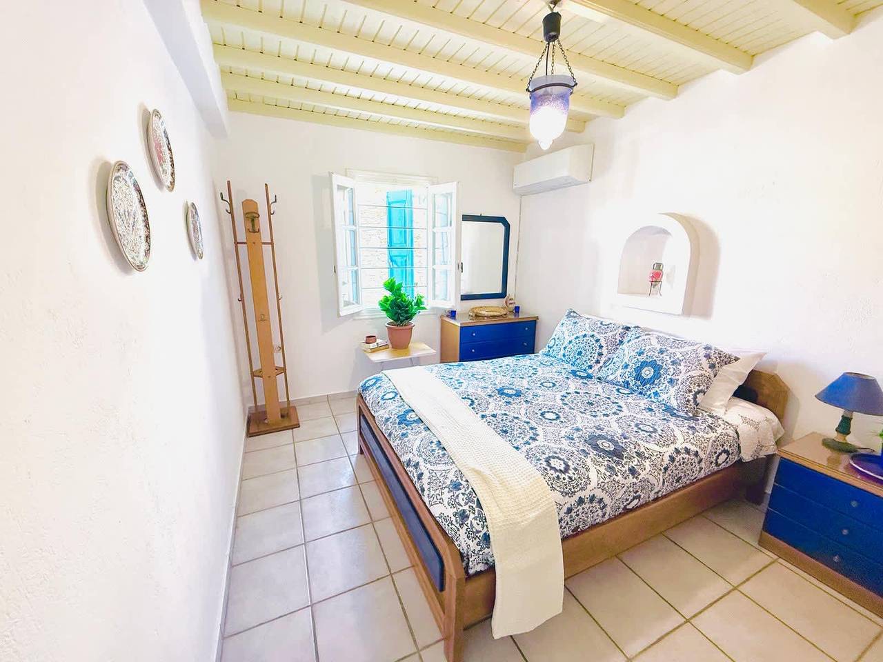 Ganze Wohnung, Stylish 2 Bd Escape Apt with Patio at Ornos Beach in Ornos, Mykonos
