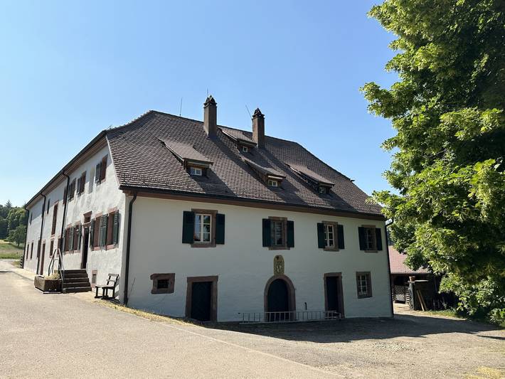 Geheel appartement, Vakantiewoning 'Wiesenblick' met privéterras, gedeelde tuin en wifi in Marxzell, Noordelijk Zwarte Woud