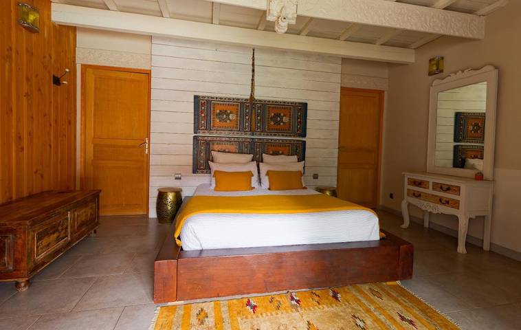 Chambre d’hôte pour 2 personnes, avec Terrasse ainsi que Jardin et Piscine à Vallon-Pont-d'Arc