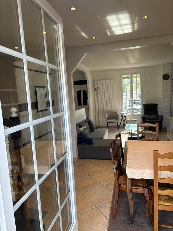 Location de vacances pour 8 personnes, avec balcon à Bobigny - 4