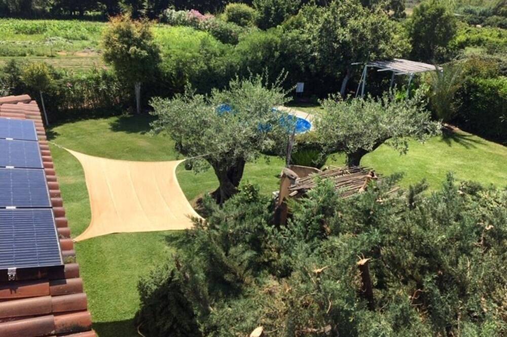 Ferienhaus mit Pool auf dem Land, nur wenige Schritte vom Meer entfernt in Orosei, Golf von Orosei