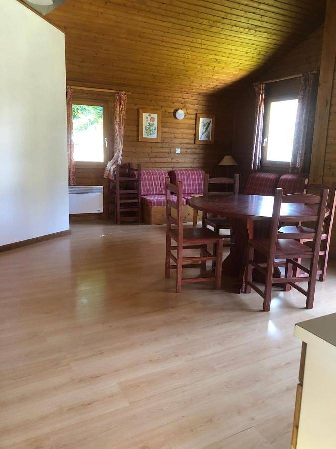 Gîte pour 6 personnes, avec Terrasse à Uxelles