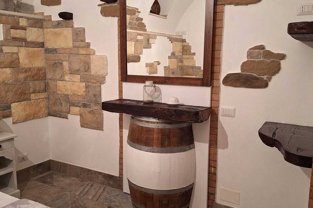 Entire apartment, The Cellar of Sunrise & Sunset in Pimonte, Monti Lattari