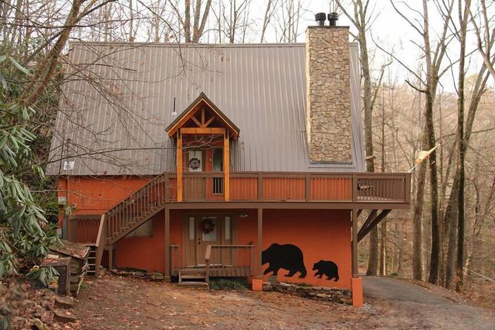Vacation rental for 9 people, with balcony and hot tub as well as pool in Great Smoky Mountains National Park