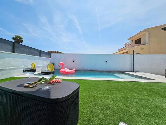 Chalet para 8 personas, con jardín además de piscina y terraza en Peñíscola