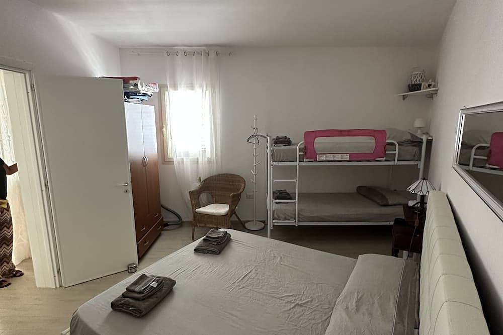 Ganze Wohnung, \"Mimosa\" Wohnung 100 Meter vom Strand entfernt in Lido Mania, Ugento