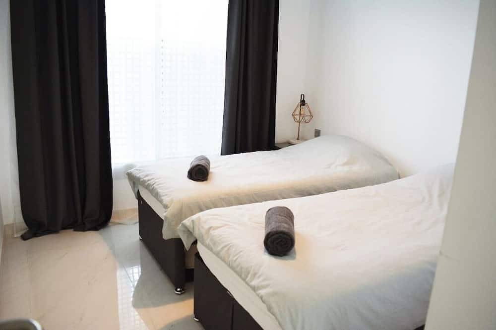 Entire apartment, 10 mins from Puerto Banus, On the new golden mile - luxury gated community in Triangulo de Costalita, Estepona