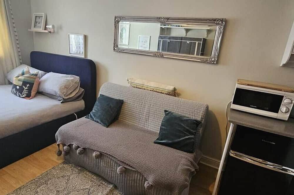Ganze Wohnung, Studio Apartment Sleeps 4 with Parking in Cardiff, Cardiff und Umgebung