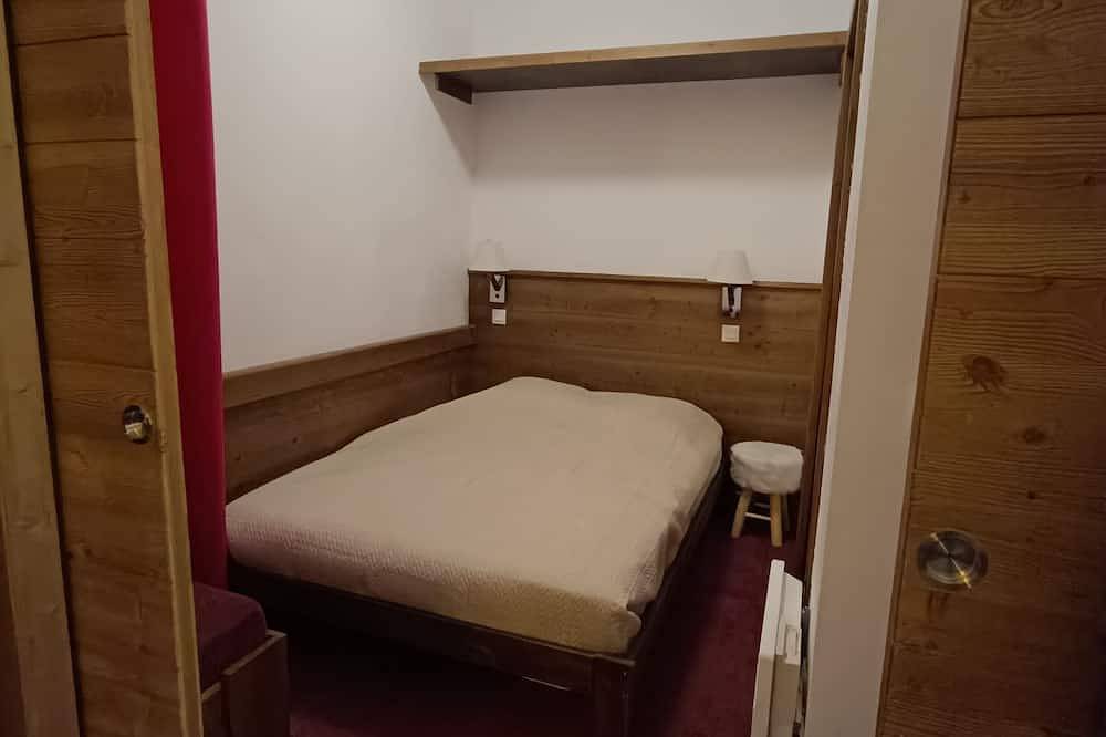 Apartamento entero, Appart in residence 4⭐au pied des pistes - 8 /10 pers - Spa + Piscine + Sauna in Station de Risoul, Risoul
