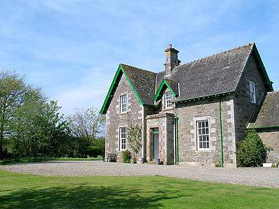 Cottage for 10 people, with garden, with pets in Scotland