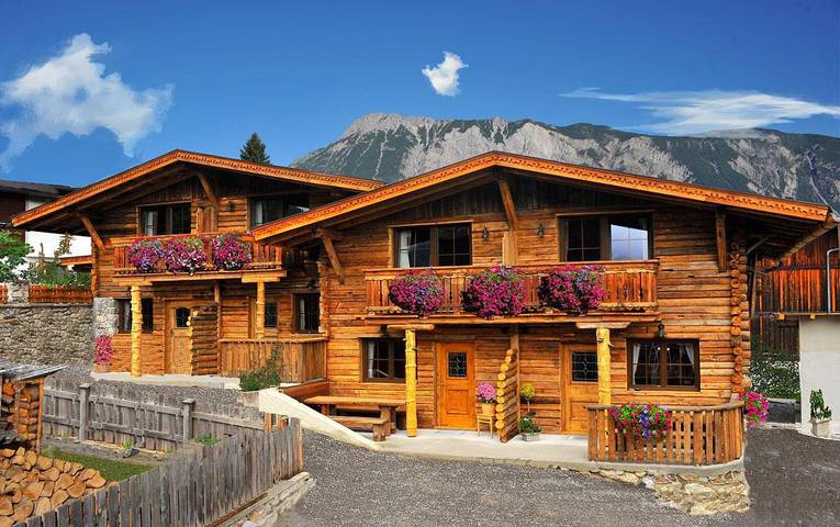 Ferienwohnung für 4 Personen, mit Balkon und Terrasse sowie Sauna in Sautens