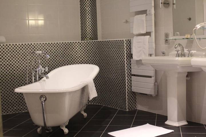 Hôtel pour 2 personnes, avec Terrasse à Issoudun - 4