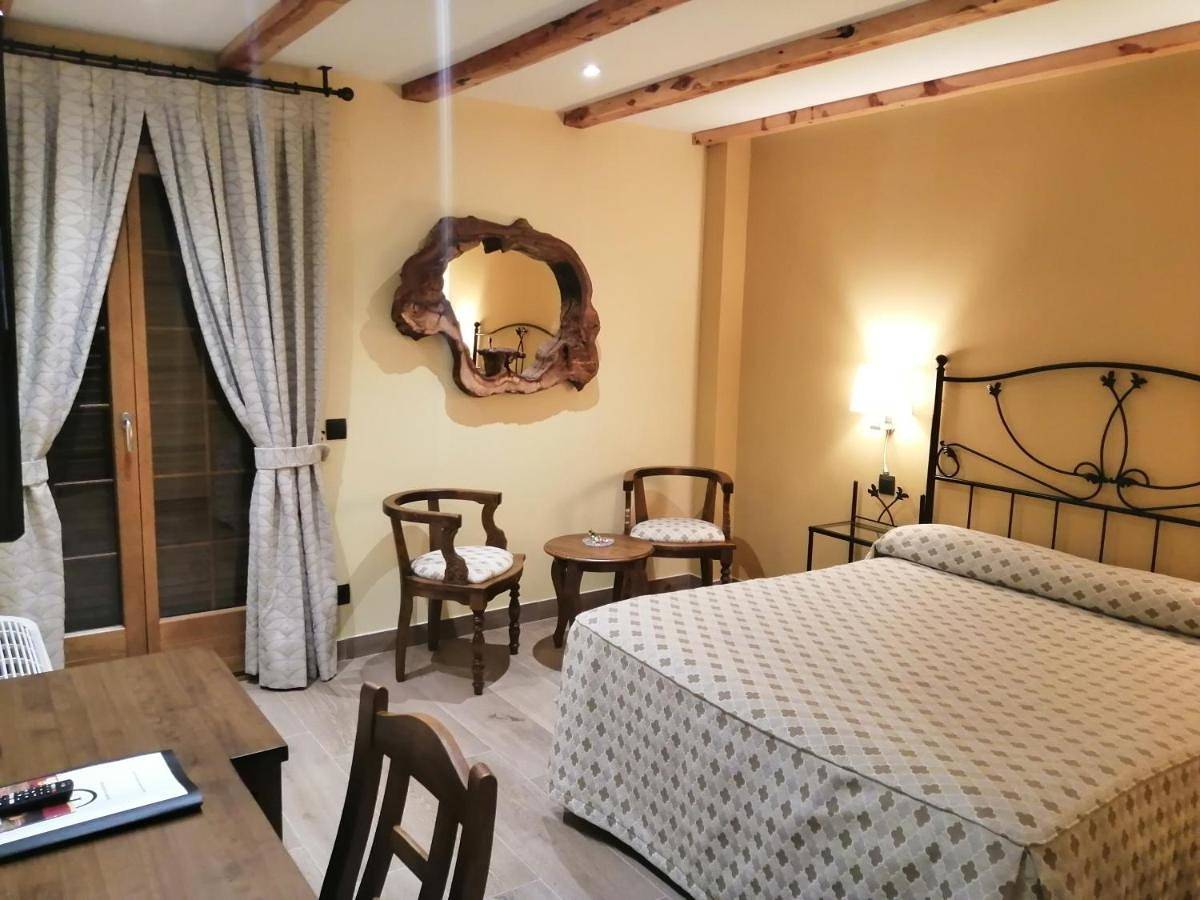 Double Room with Private Bathroom in Sepúlveda, Provincia de Segovia