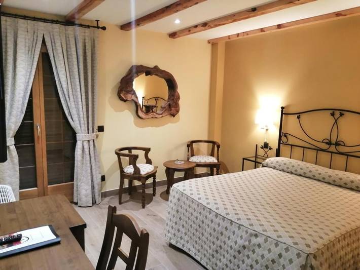 Hotel para 2 personas, con jardín y terraza además de jacuzzi y sauna en Comarca de Sepúlveda - 3