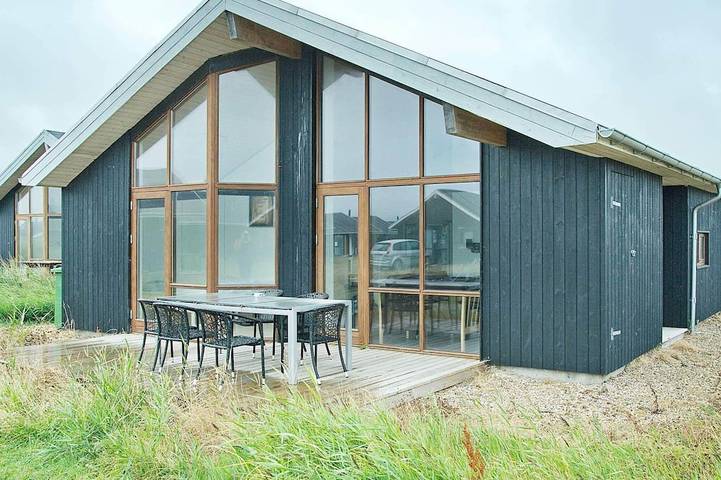 Ferienhaus für 8 Personen, mit Whirlpool und Terrasse sowie Sauna in Thorsminde