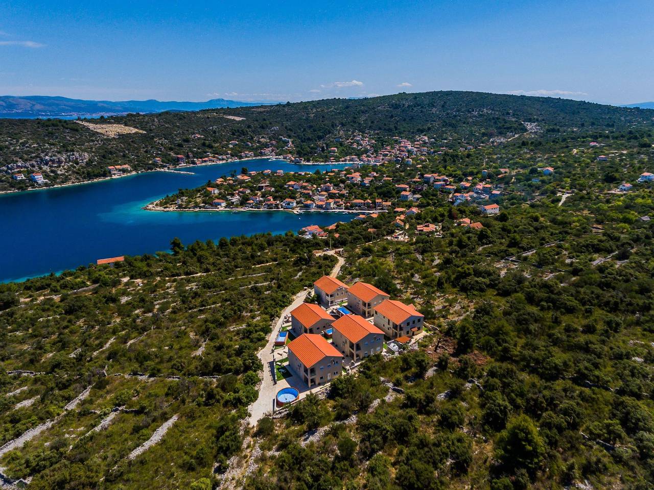 Ganze Wohnung, Chic Apartment mit Pool, Garten, Grill & Terrasse in Drvenik Veliki, Drvenik Mali und Veli
