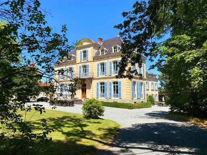Villa pour 14 personnes, avec jardin ainsi que vue et piscine
