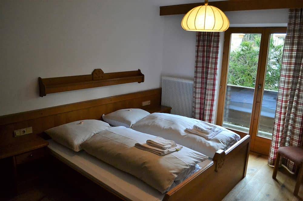 Ganze Wohnung, Geräumige Ferienwohnung mit Kamin + Kinderspielecke, 10 + 2 Personen in Scheffau am Wilden Kaiser, Kaisergebirge