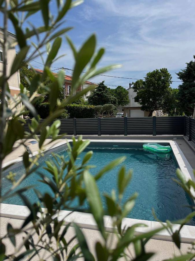 Ferienwohnung für 5 Personen, mit Pool und Terrasse sowie Ausblick