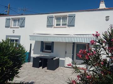 Gîte pour 5 personnes, avec terrasse et jardin à Barbâtre