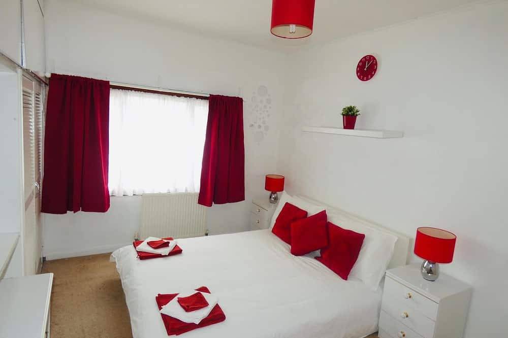 Clean & Cosy 3 Bed House with Free Pvt Parking in Borough londonien de Croydon, Londres