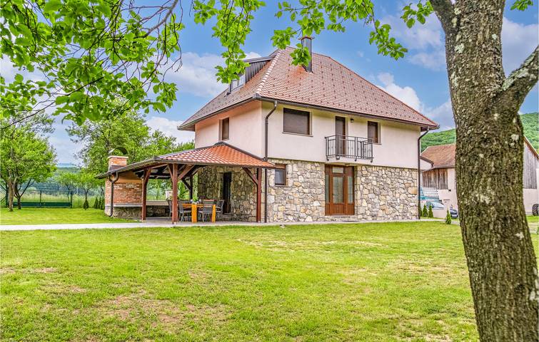 Modernes Apartment mit Pool, Terrasse und Grill in der Nähe von Otočac und dem Fluss Gacka in Prozor, Lika-Senj