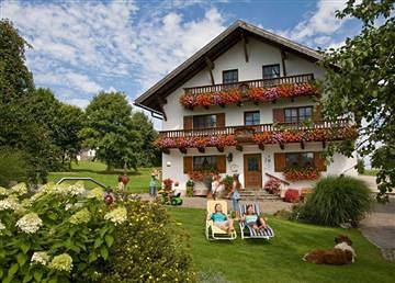 Bauernhof für 2 Personen, mit Balkon und Balkon/Terrasse sowie Terrasse und Garten