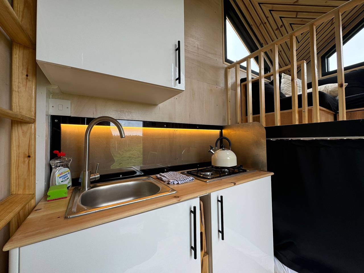 1 Bed Cabin - Sleeps 2 - Parking  in Devon