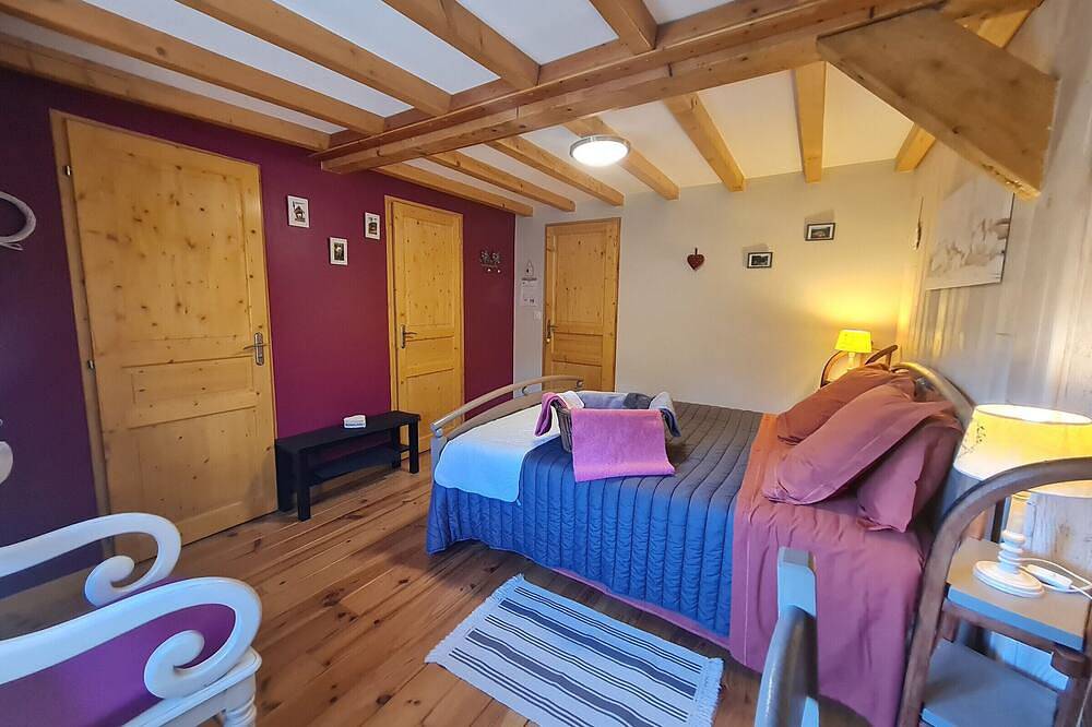 Cozy Double Room in Rochesson - Near Gérardmer, Independent Access, Traditional Meals in Rochesson, Parco naturale regionale dei Ballons des Vosges